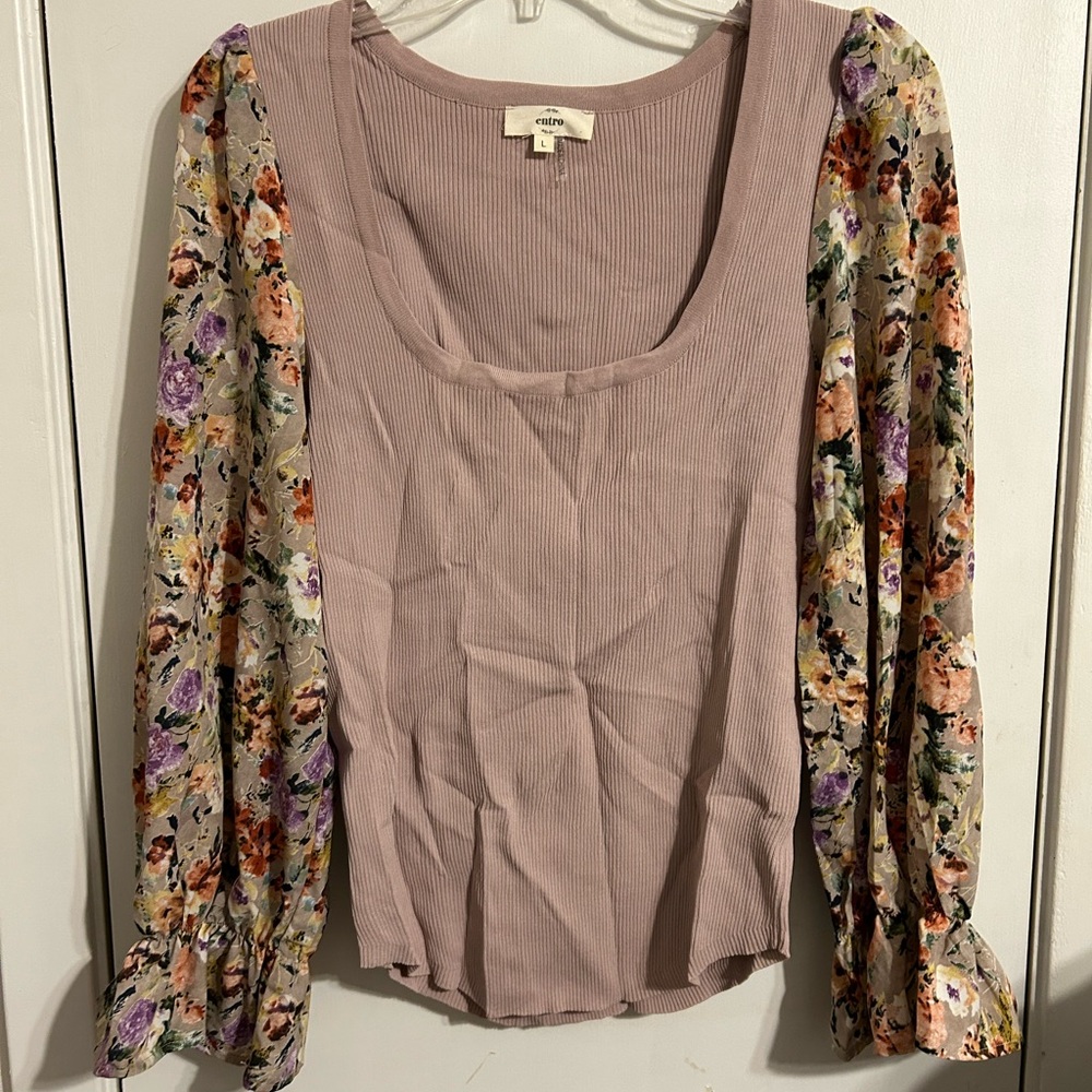 Entro woman’s top